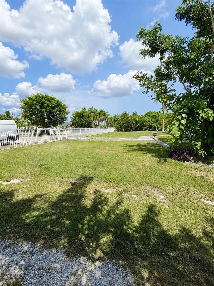 20890 SW 236th St, Homestead, FL 33031 photo 4