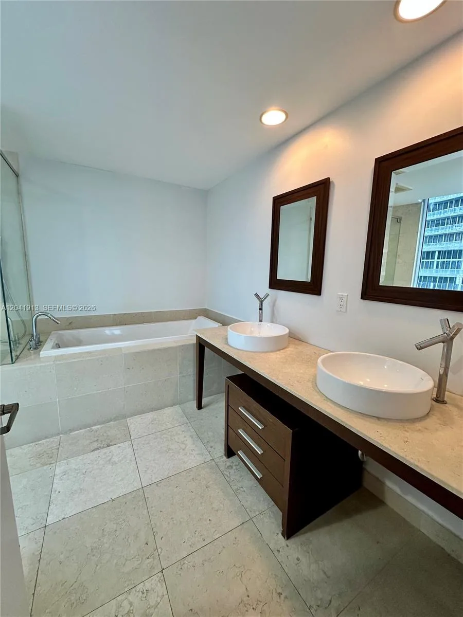 495 Brickell Ave # 4011, Miami, FL 33131 photo 10