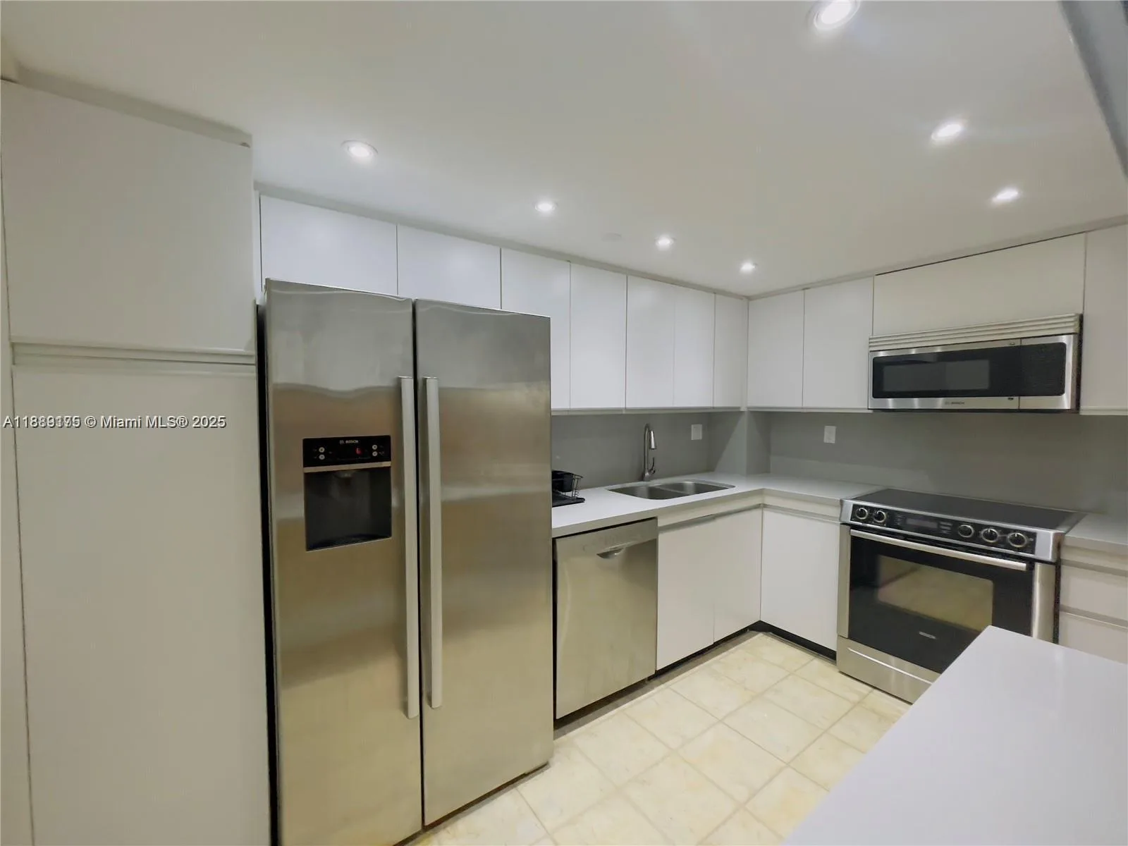 2000 Towerside # 309, Miami, FL 33138 photo 2