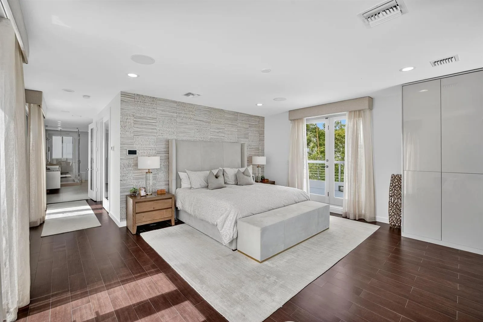 2401 N Atlantic Boulevard, Fort Lauderdale, FL 33305 photo 8
