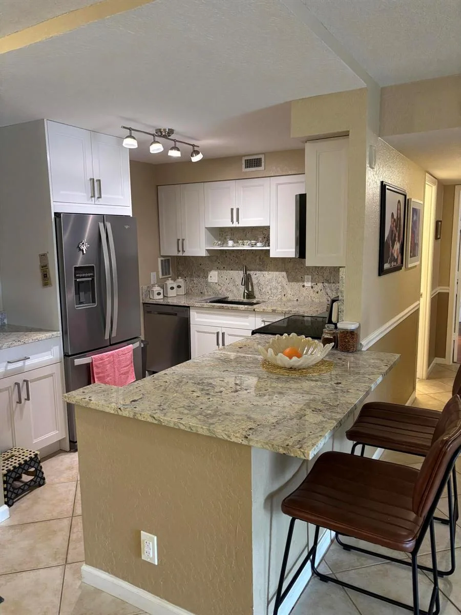 1000 Spanish River Road # 3c, Boca Raton, FL 33432 photo 2