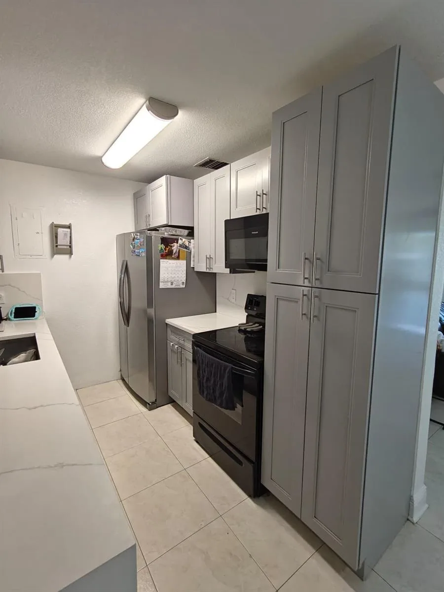 324 Mid Pines Road, Palm Springs, FL 33461 photo 9
