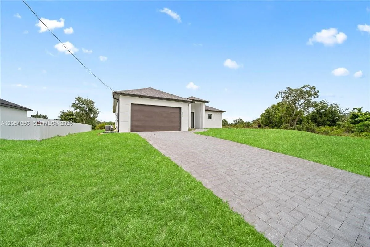 3371 Meadow Rd, Lehigh Acres, FL 33974 photo 4