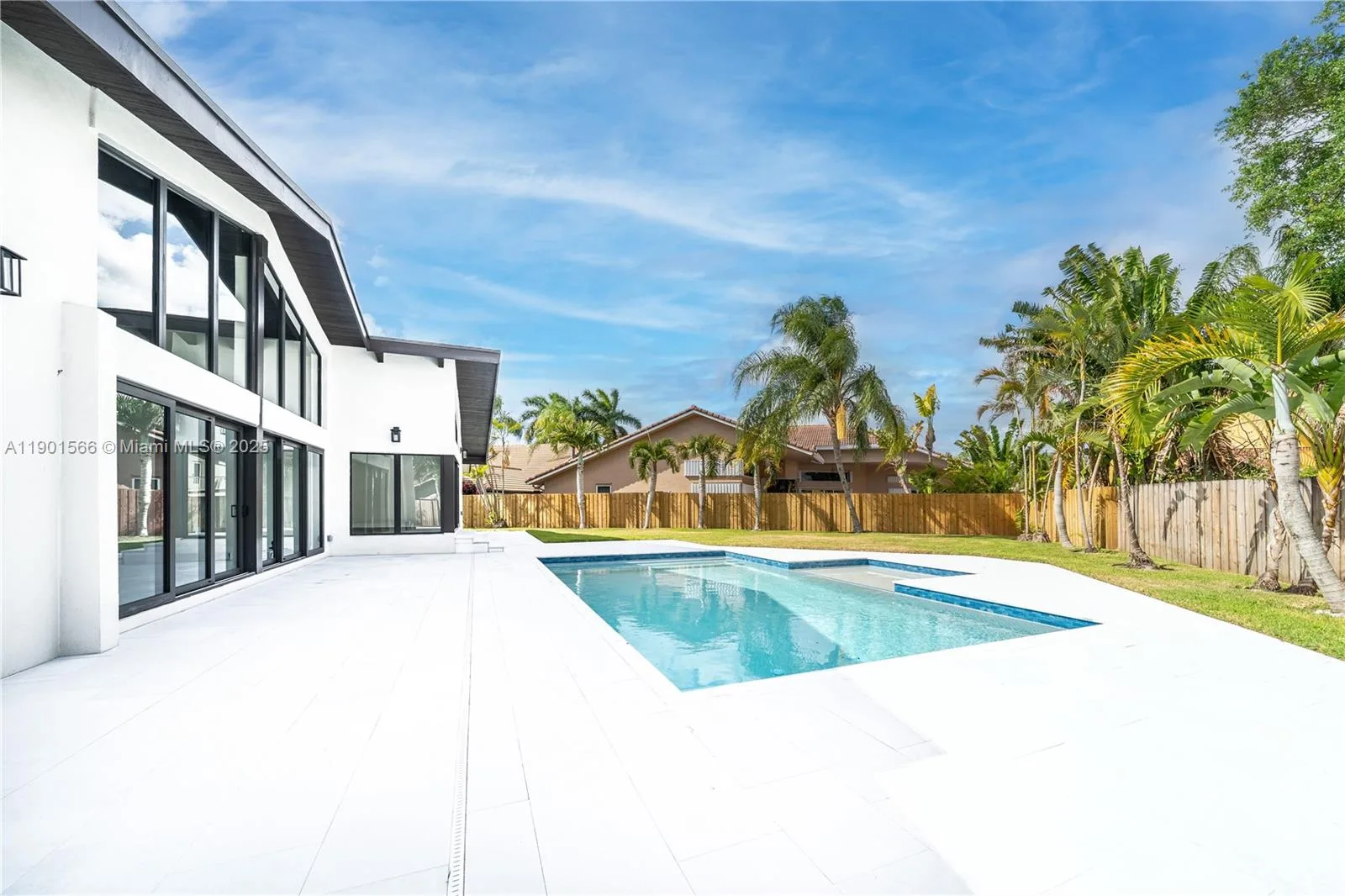 842 W Coco Plum Cir, Plantation, FL 33324 photo 2