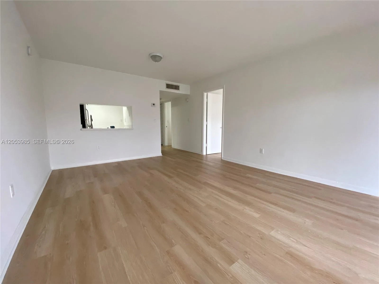 9350 Fontainebleau Blvd # 609, Miami, FL 33172 photo 2