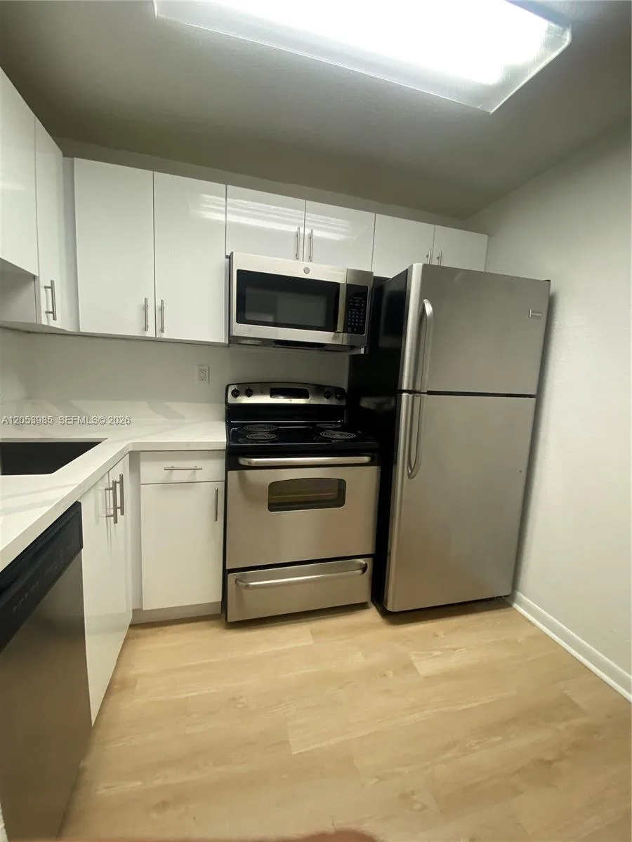 9350 Fontainebleau Blvd # 609, Miami, FL 33172 photo 6