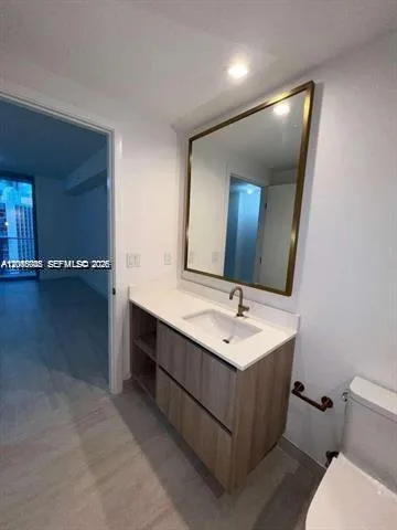 77 SE 5th St # 2004, Miami, FL 33131 photo 11