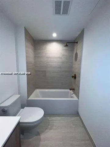 77 SE 5th St # 2004, Miami, FL 33131 photo 12