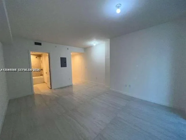 77 SE 5th St # 2004, Miami, FL 33131 photo 8