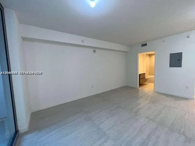 77 SE 5th St # 2004, Miami, FL 33131 photo 9