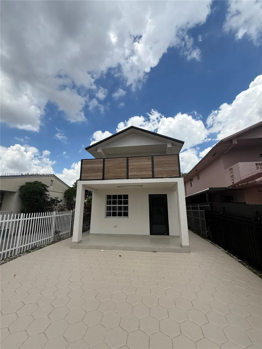 370 Flagami Blvd, Miami, FL 33144