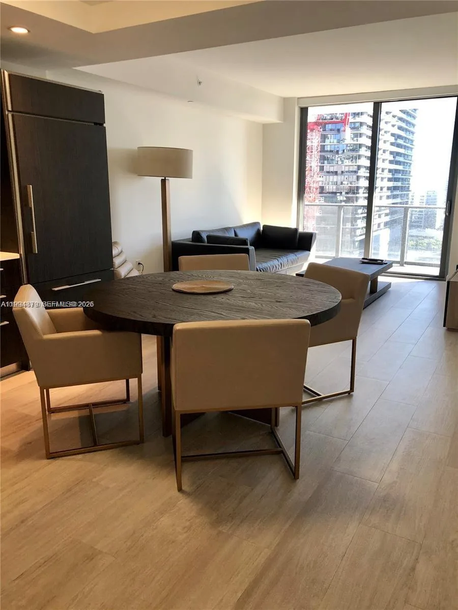 45 SW 9th St # 2004, Miami, FL 33130 photo 6