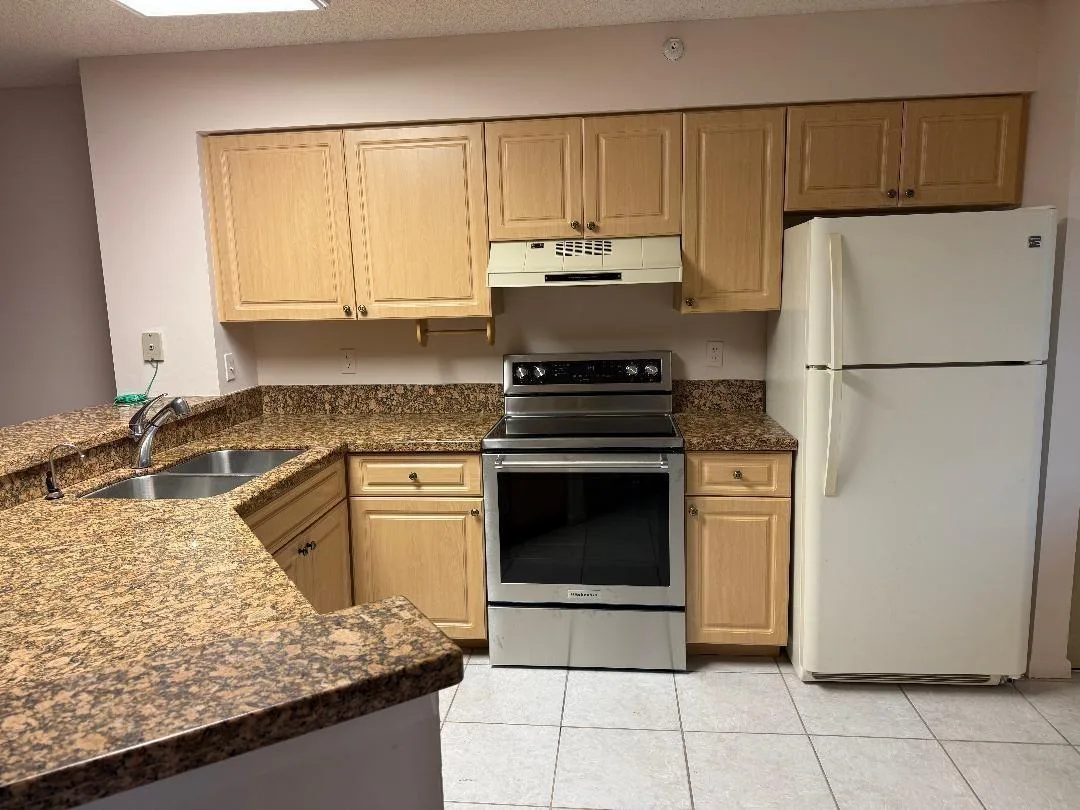 2205 S Cypress Bend Drive # 307, Pompano Beach, FL 33069