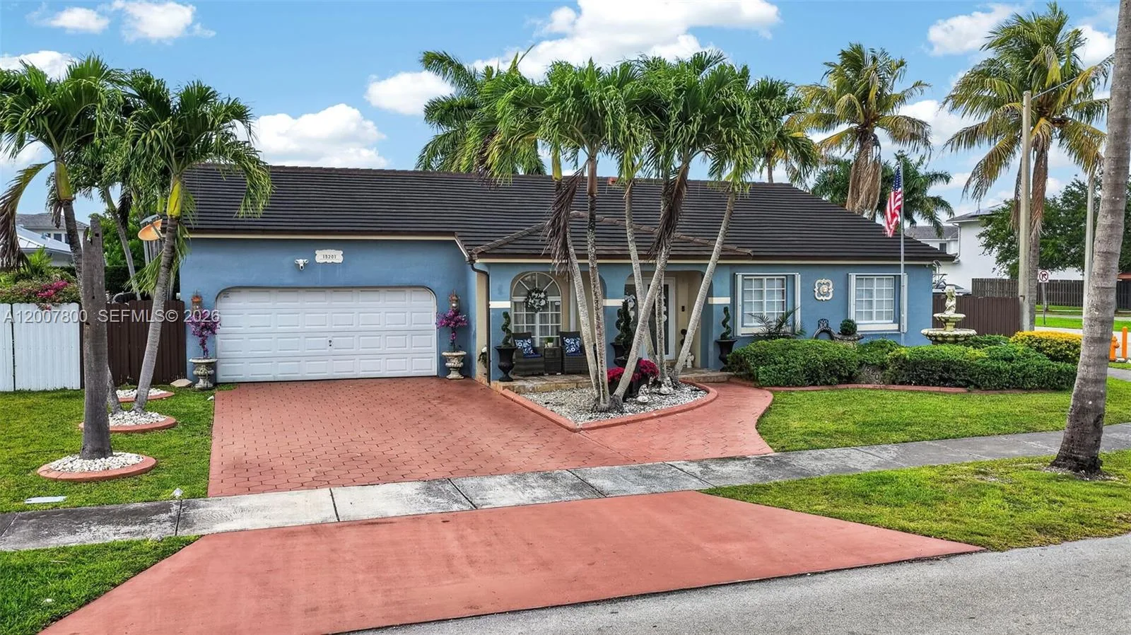 15201 SW 177th Ter, Miami, FL 33187 photo 2