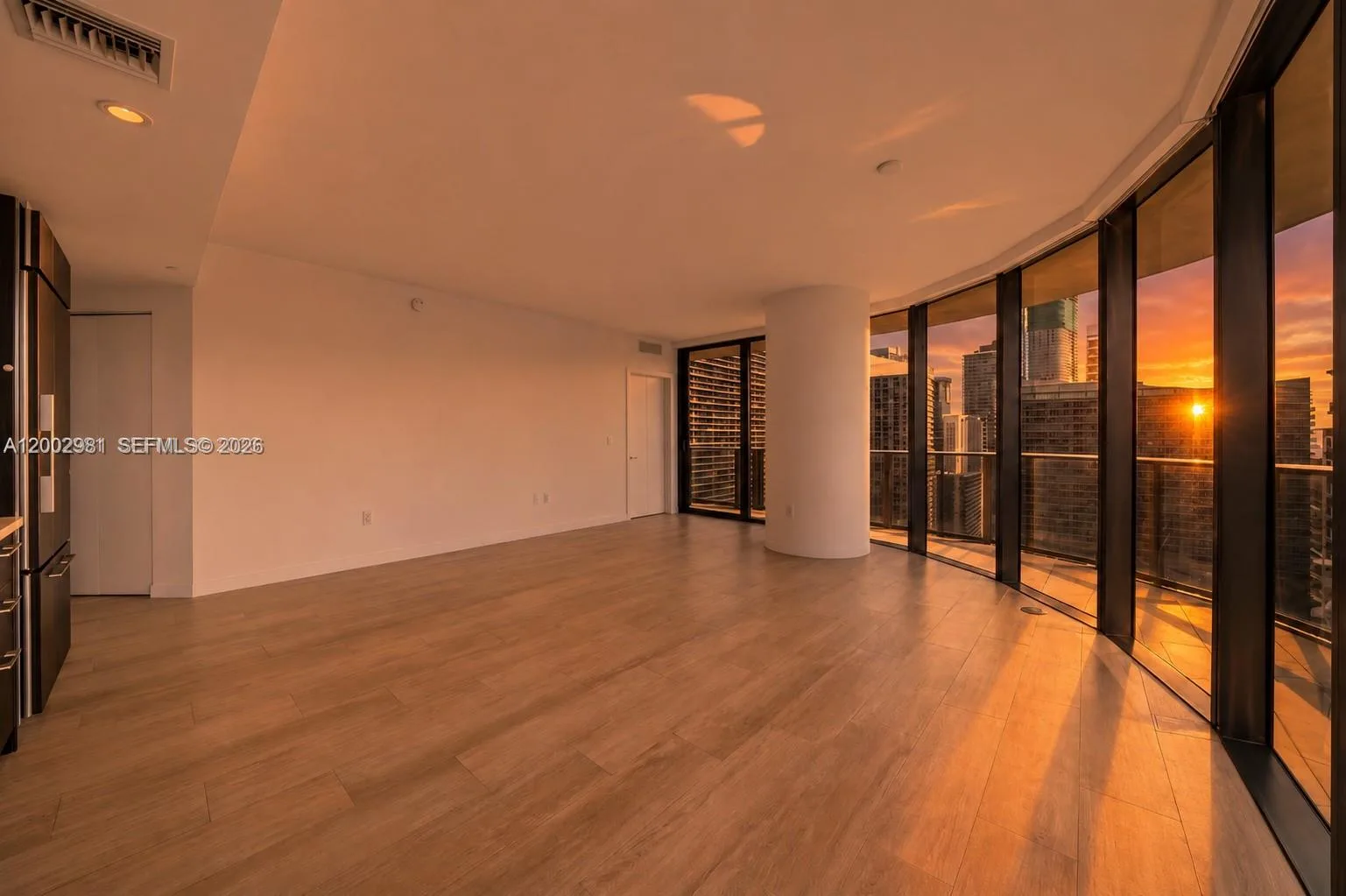55 SW 9th St # 3106, Miami, FL 33130 photo 11
