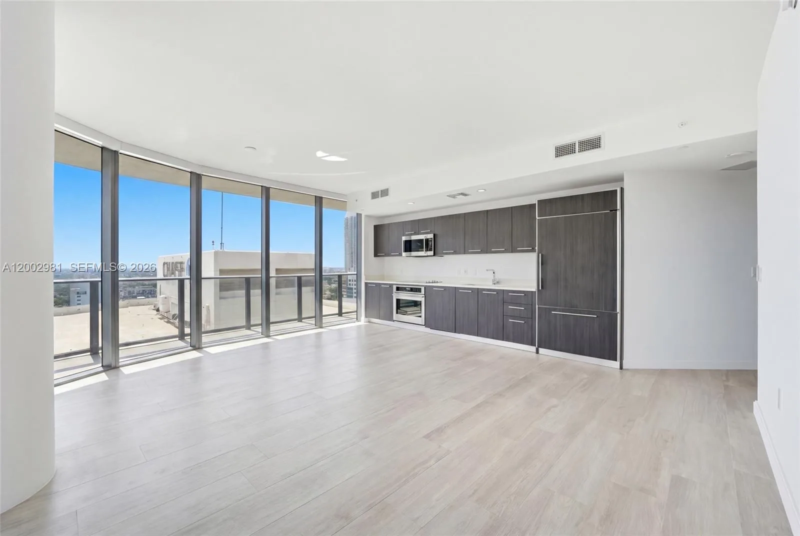 55 SW 9th St # 3106, Miami, FL 33130 photo 13