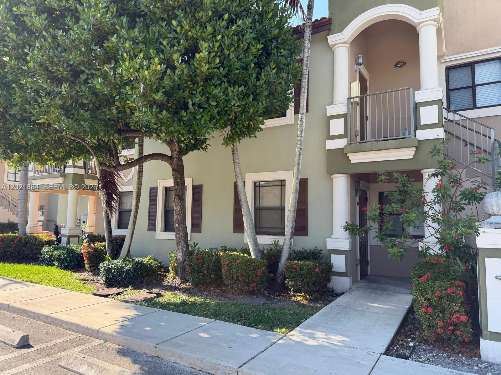 3585 NE 5th St # 102, Homestead, FL 33033