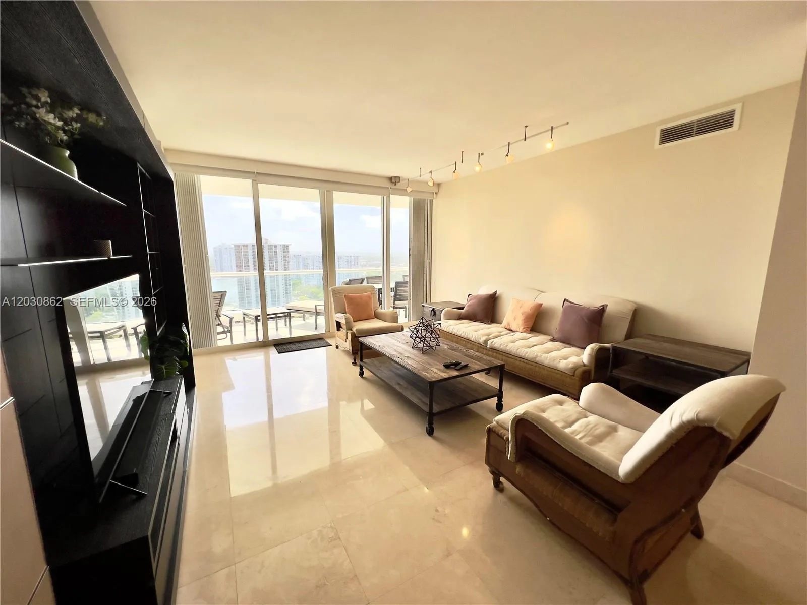 7000 Island Blvd # 2403, Aventura, FL 33160 photo 2