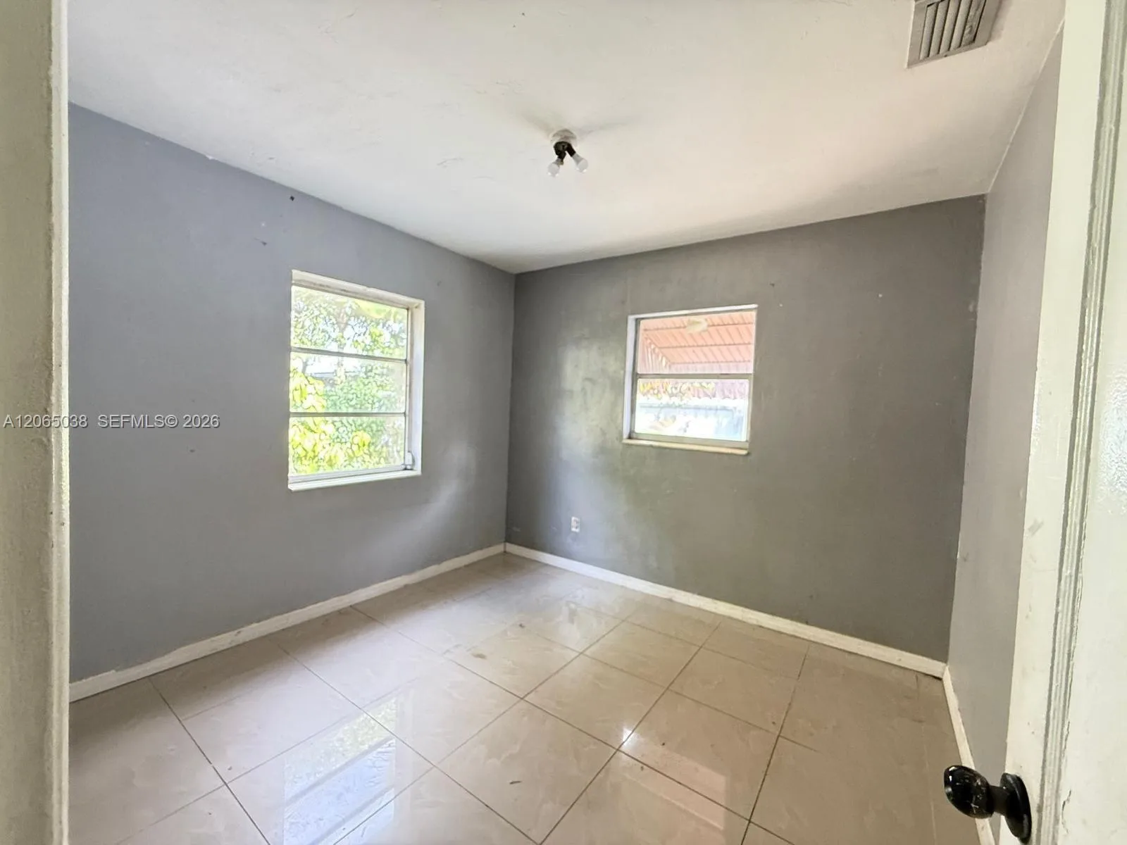951 NE 157th Ter, North Miami Beach, FL 33162 photo 10