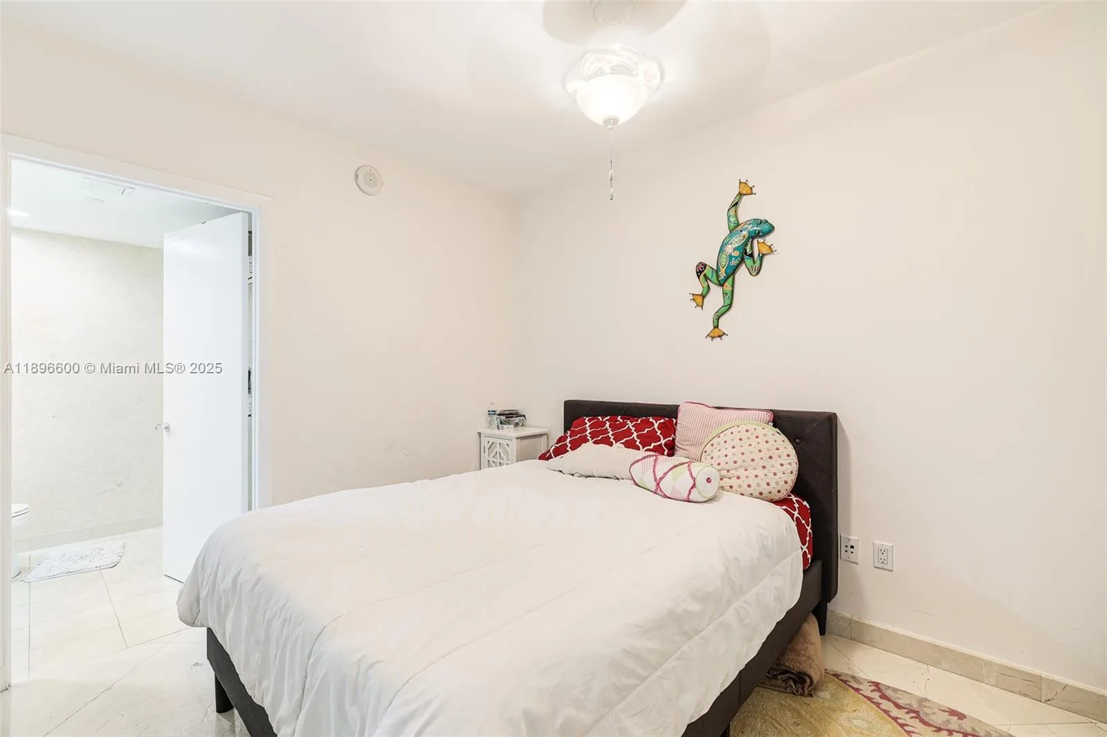 1830 S Ocean Dr # 4604, Hallandale Beach, FL 33009 photo 11