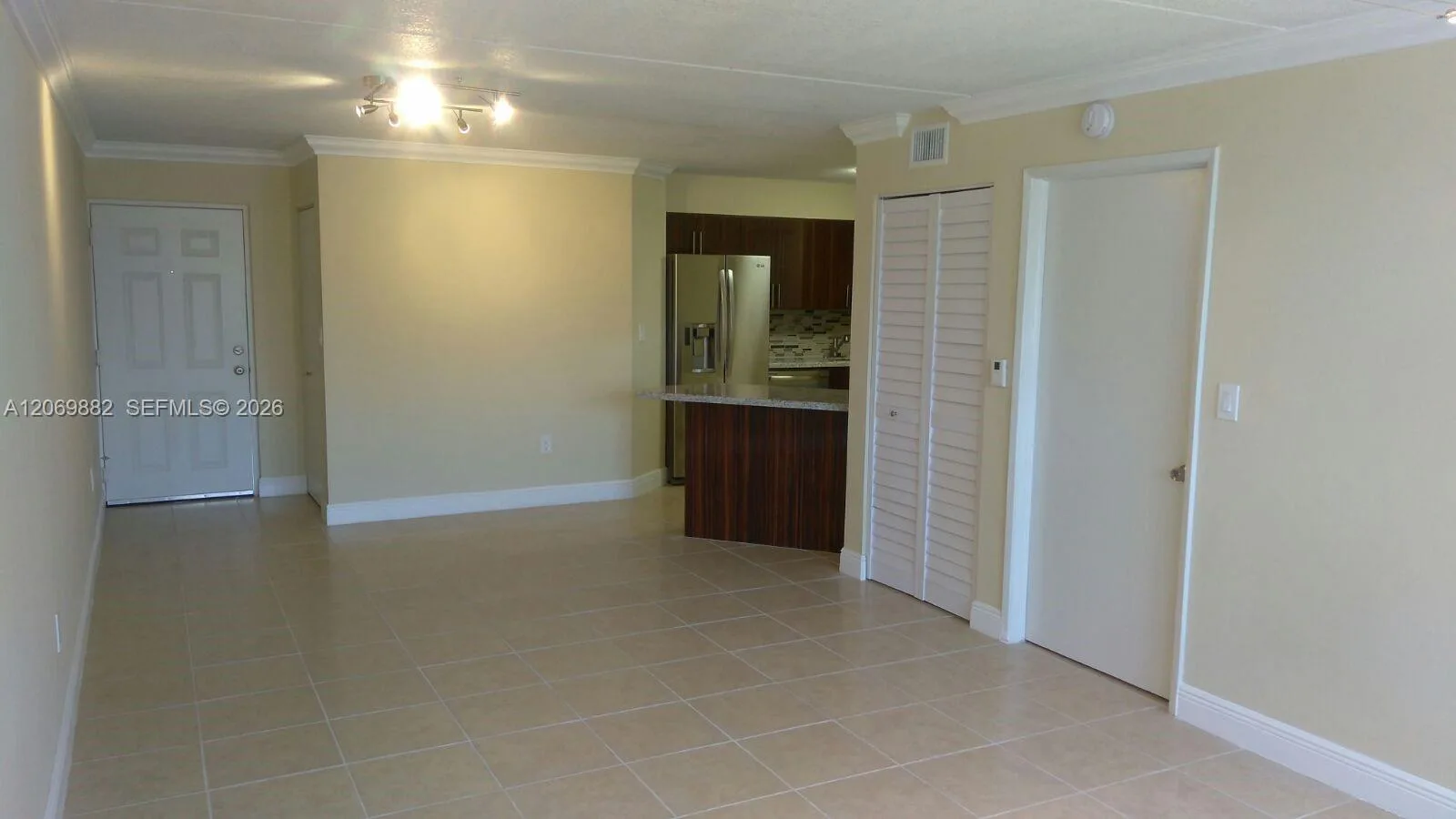 6195 NW 186th St # 417, Hialeah, FL 33015 photo 3