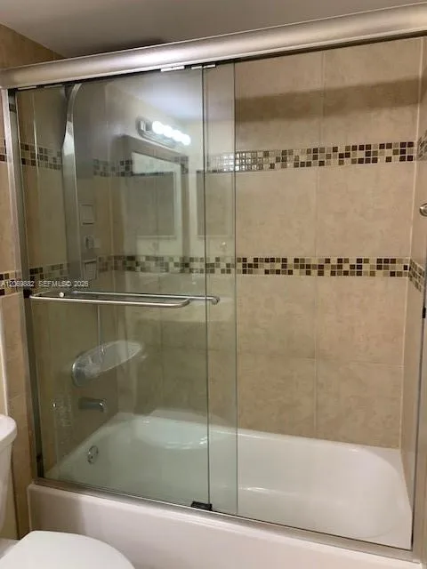 6195 NW 186th St # 417, Hialeah, FL 33015 photo 7