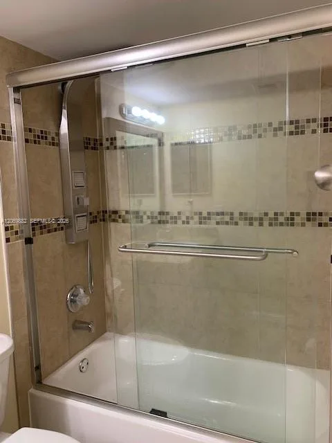 6195 NW 186th St # 417, Hialeah, FL 33015 photo 8