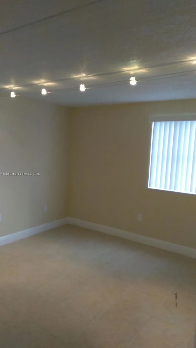 6195 NW 186th St # 417, Hialeah, FL 33015 photo 9