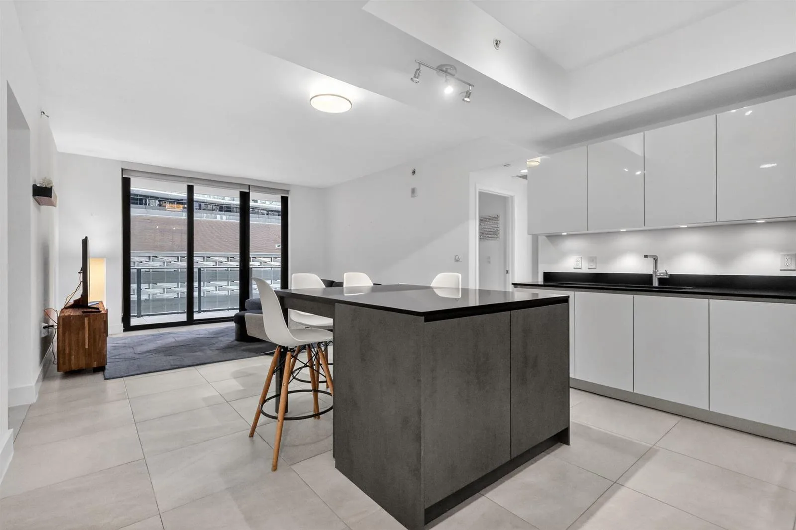 1010 Brickell Avenue # 1607, Miami, FL 33131