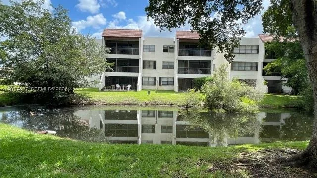 100 Lakeview Dr # 103, Weston, FL 33326