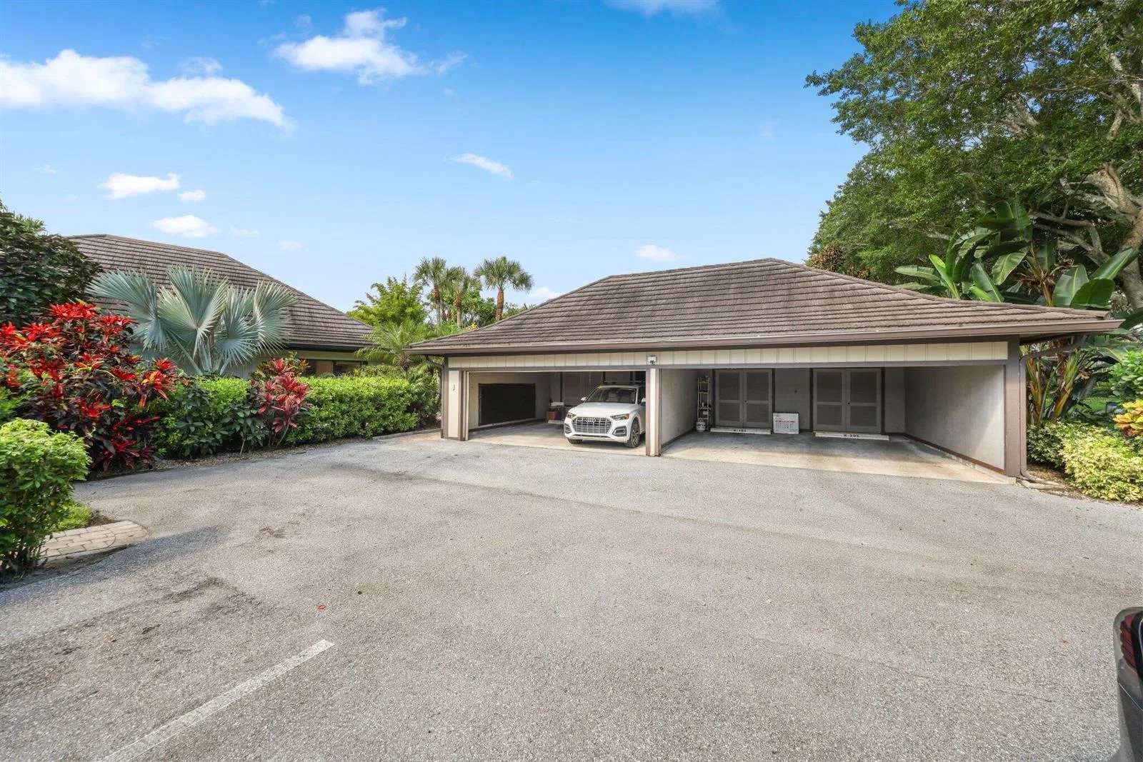 2835 Polo Island Drive # H104, Wellington, FL 33414