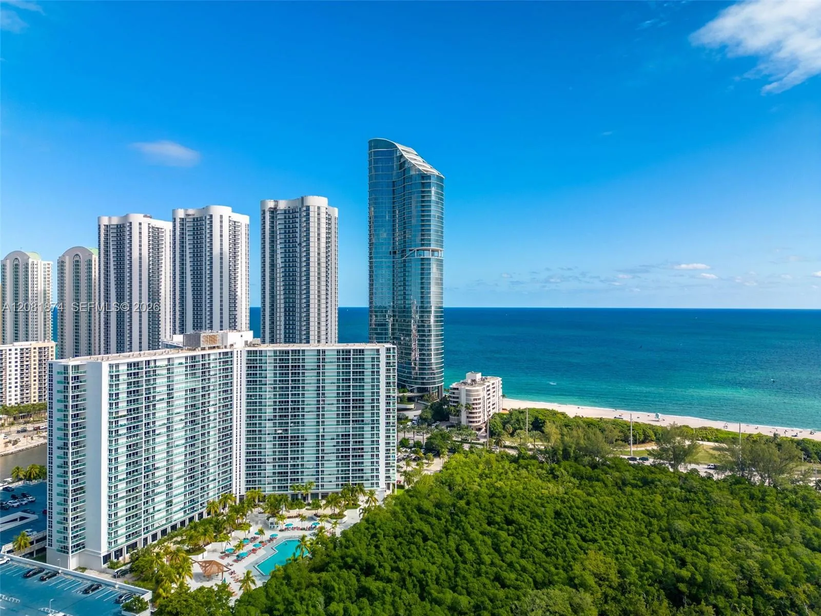 100 Bayview Dr # 1428, Sunny Isles Beach, FL 33160