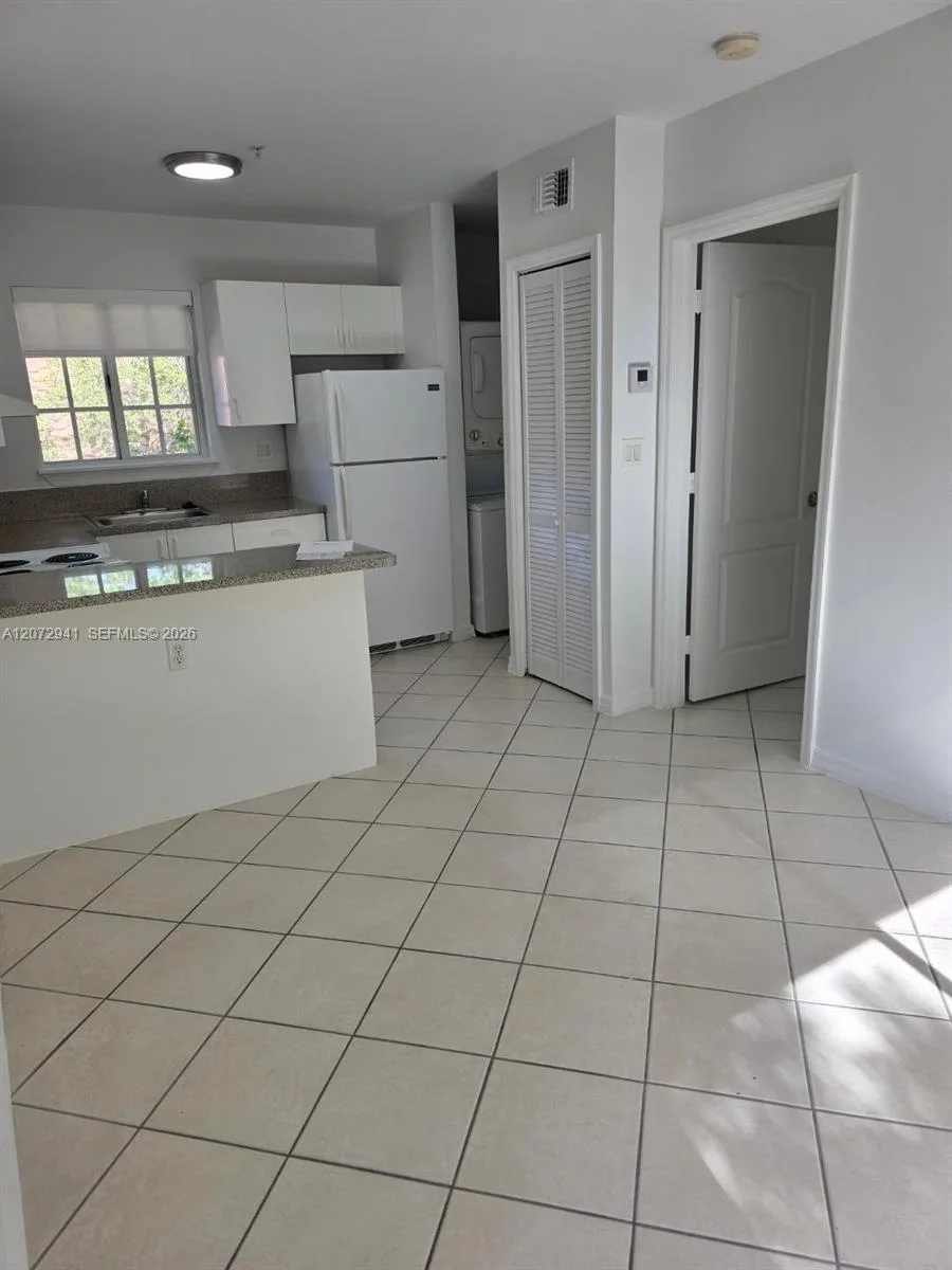 3090 BIRD AV # 303, Coconut Grove, FL 33133