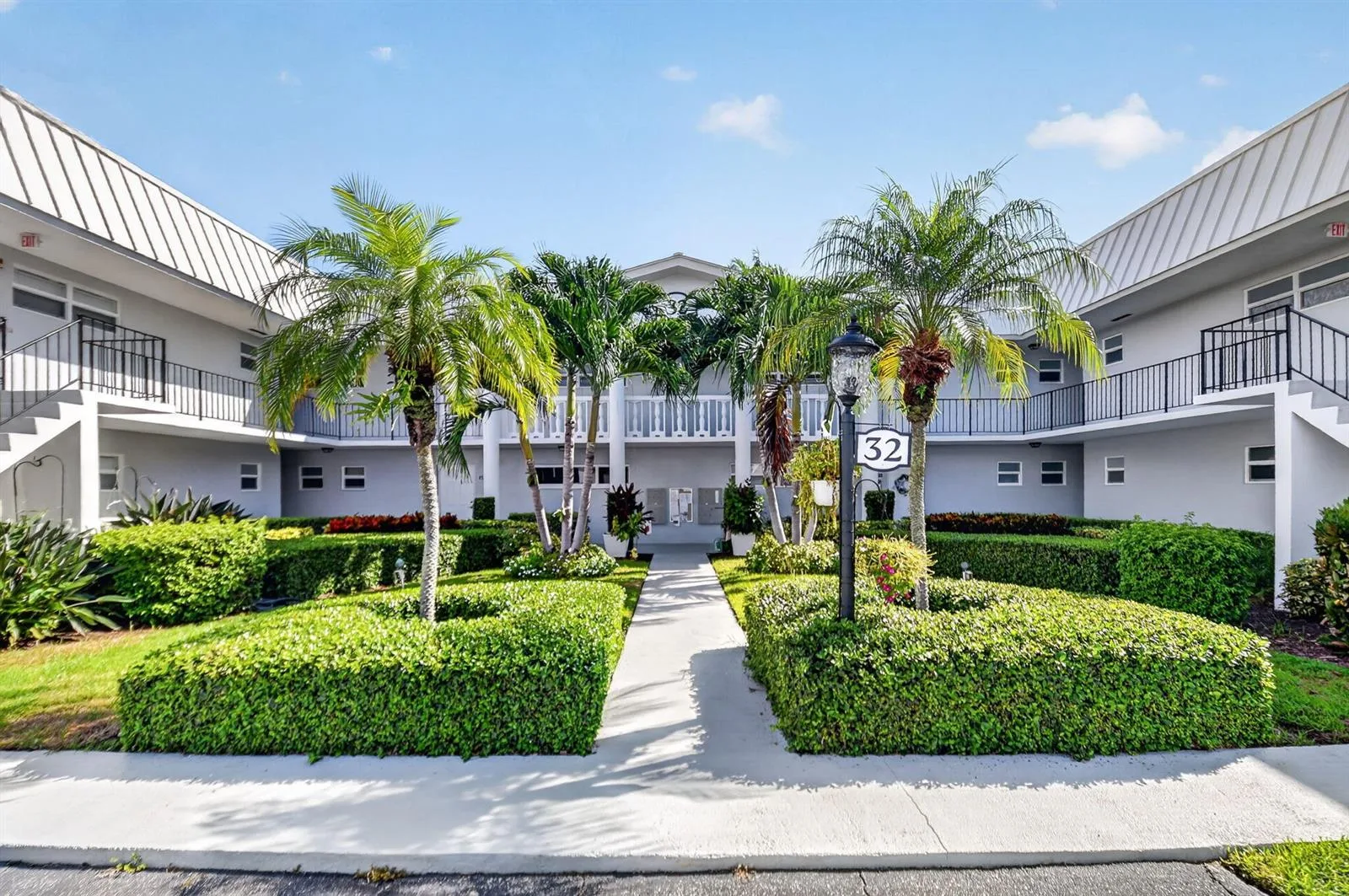 32 COLONIAL CLUB Drive # 102, Boynton Beach, FL 33435