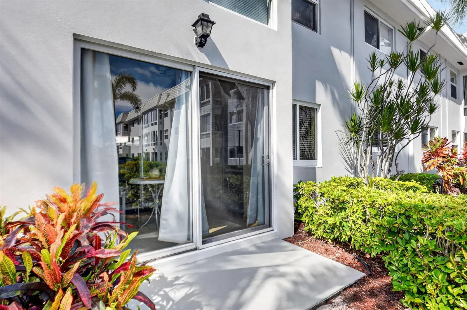 32 COLONIAL CLUB Drive # 102, Boynton Beach, FL 33435 photo 4