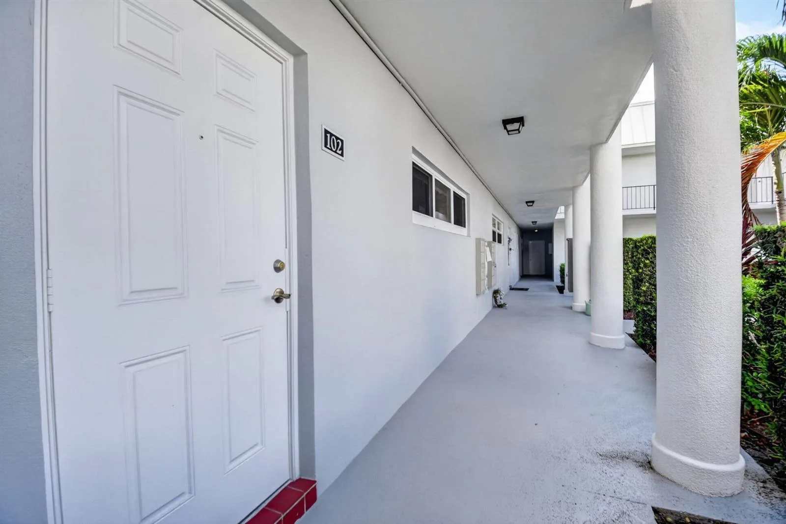 32 COLONIAL CLUB Drive # 102, Boynton Beach, FL 33435 photo 5