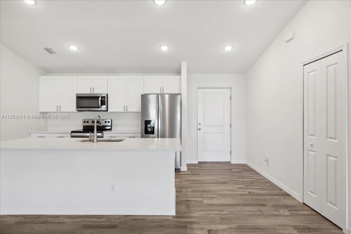 105 NW 13th ST, Cape Coral, FL 33993 photo 3