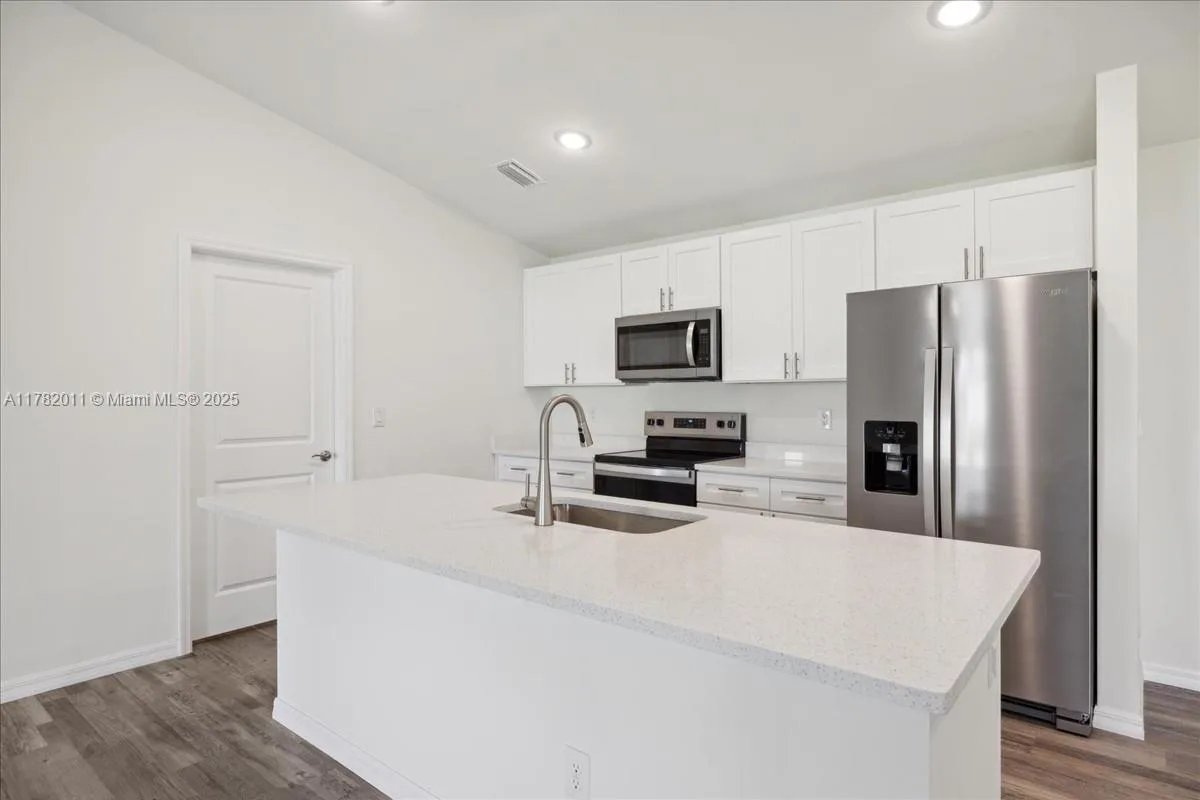 105 NW 13th ST, Cape Coral, FL 33993 photo 4