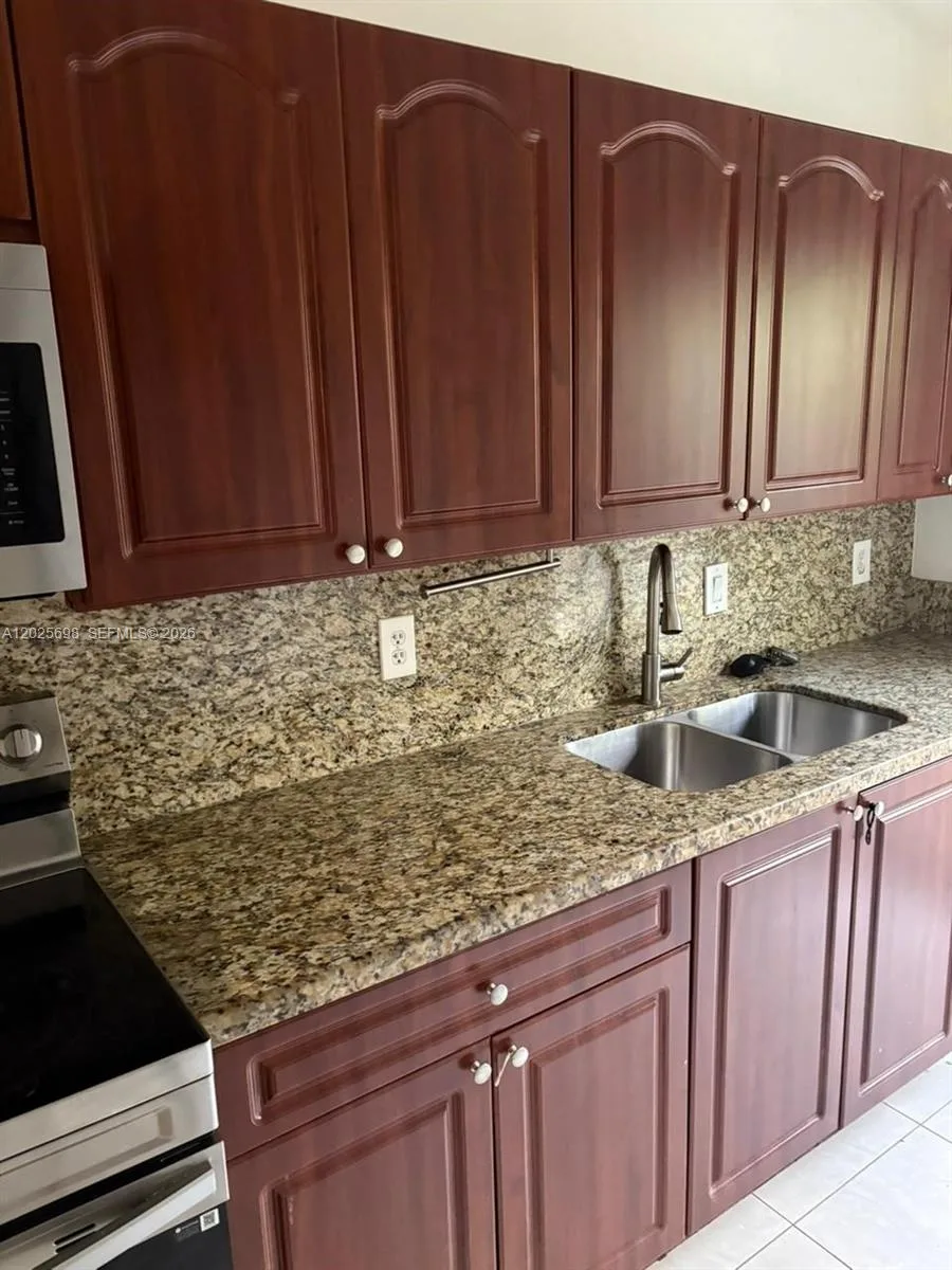 117 SE 3rd Ave # 7, Hallandale Beach, FL 33009 photo 4