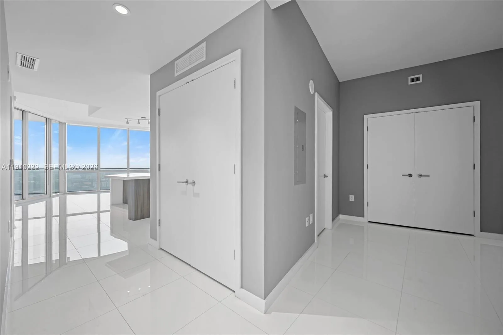 851 NE 1st Ave # 4204, Miami, FL 33132 photo 12