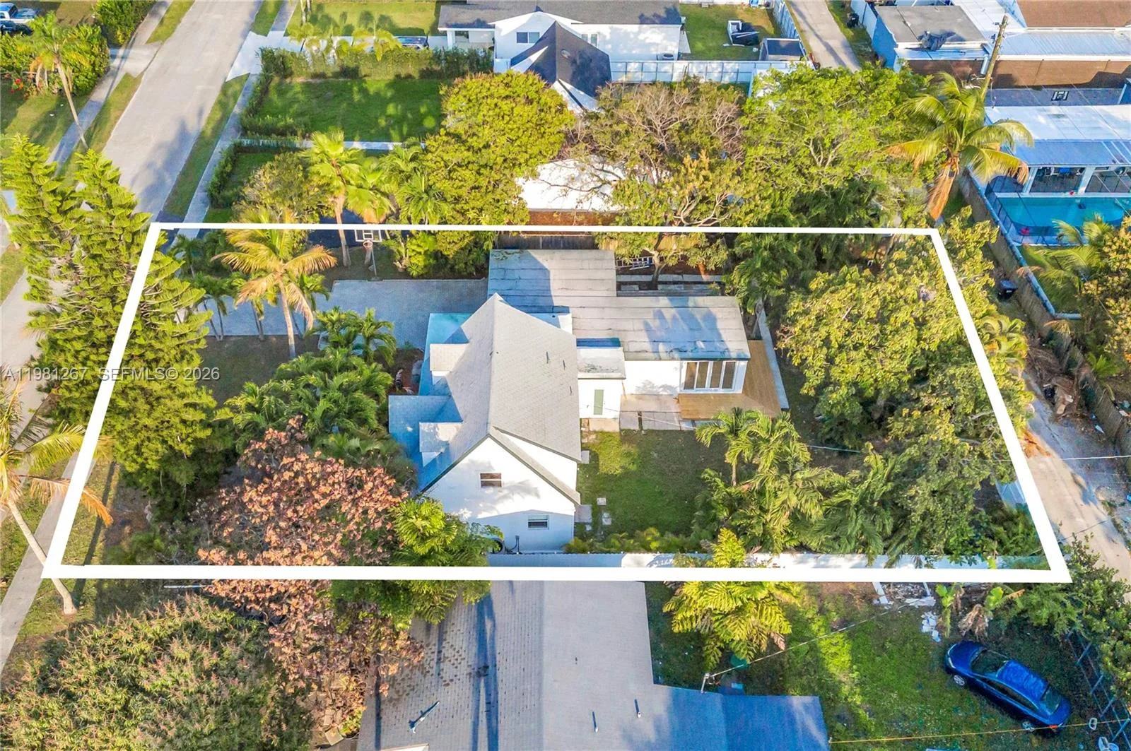 1960 NE 182nd St, North Miami Beach, FL 33162 photo 2