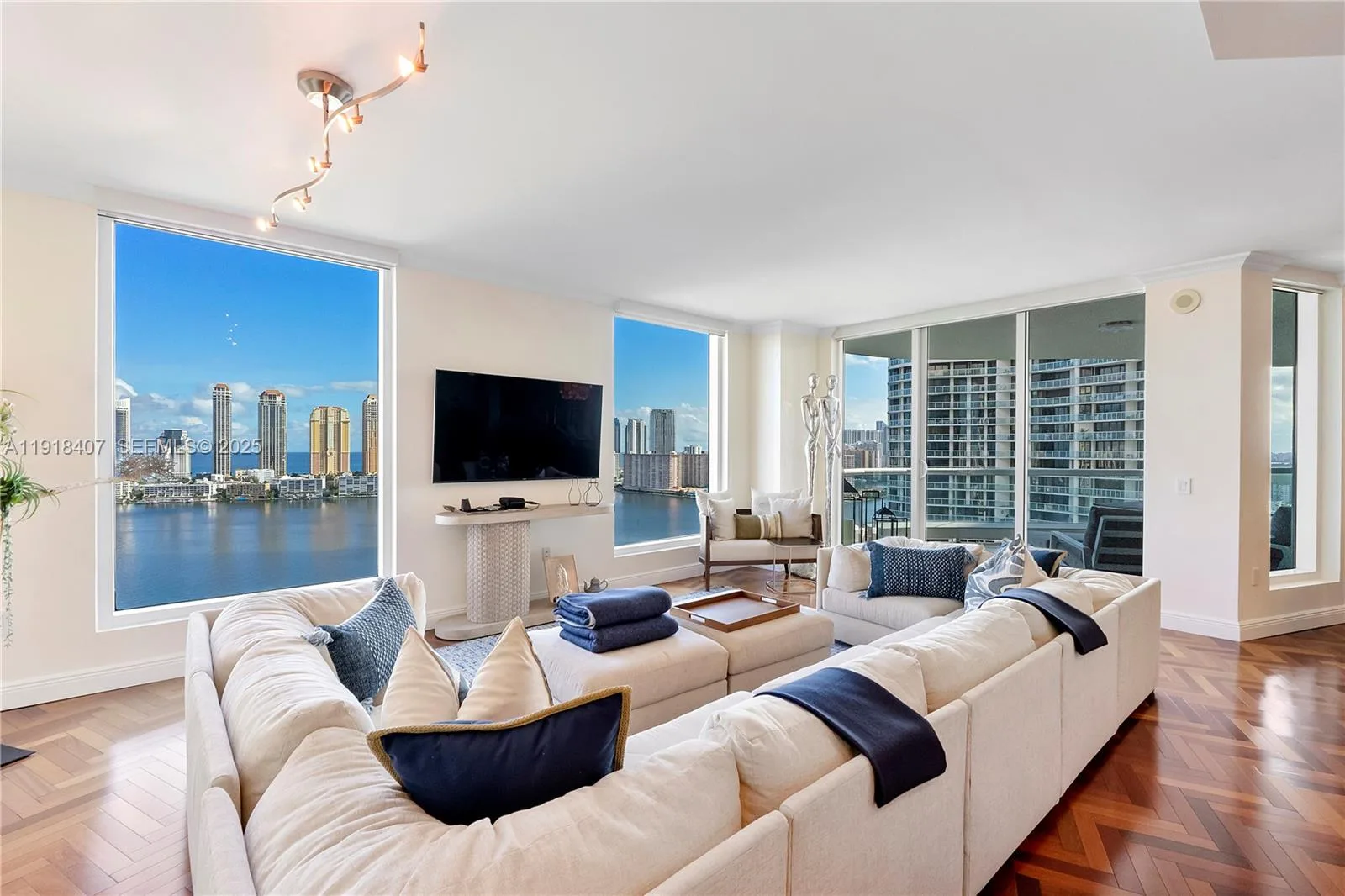 6000 Island Blvd # 2406, Aventura, FL 33160 photo 8
