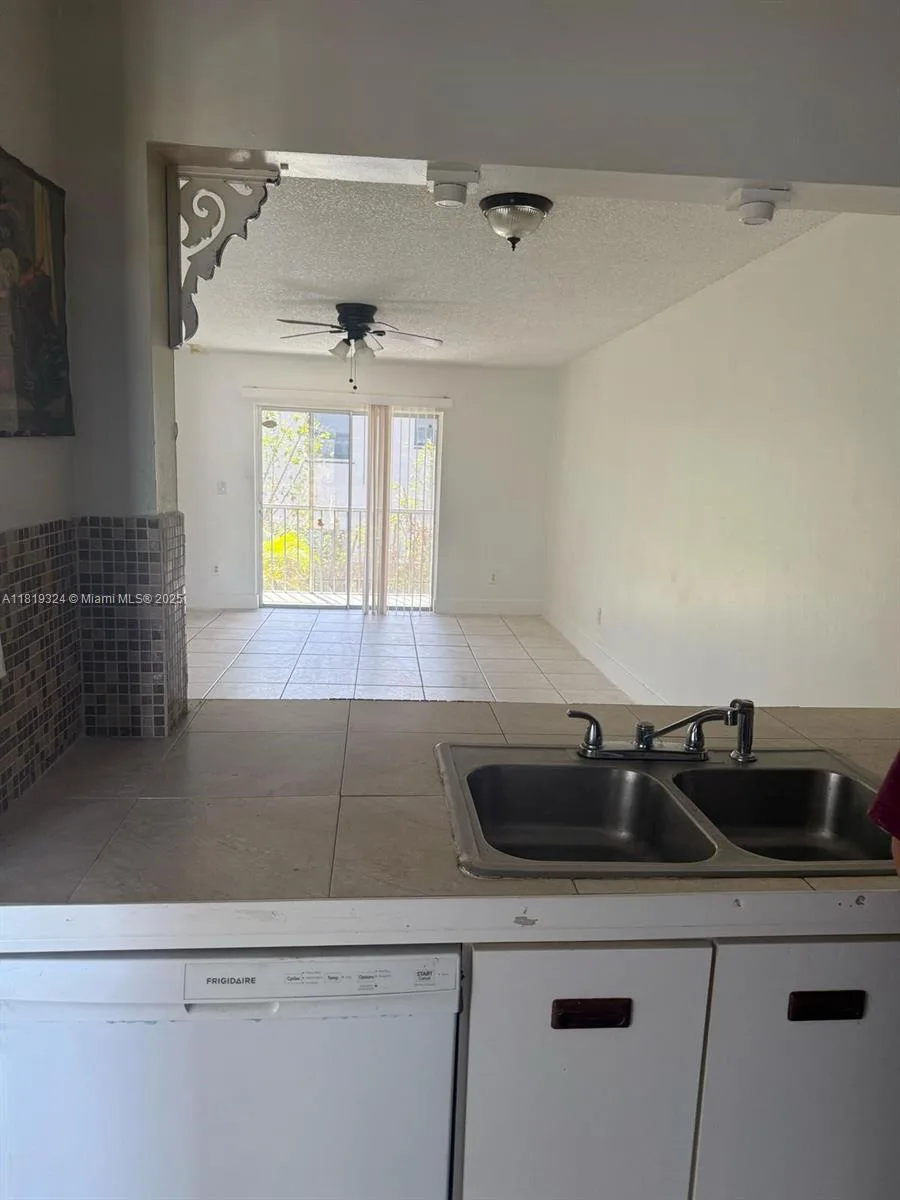 438 NE 210th Cir Ter # 202-4B, Miami, FL 33179 photo 3