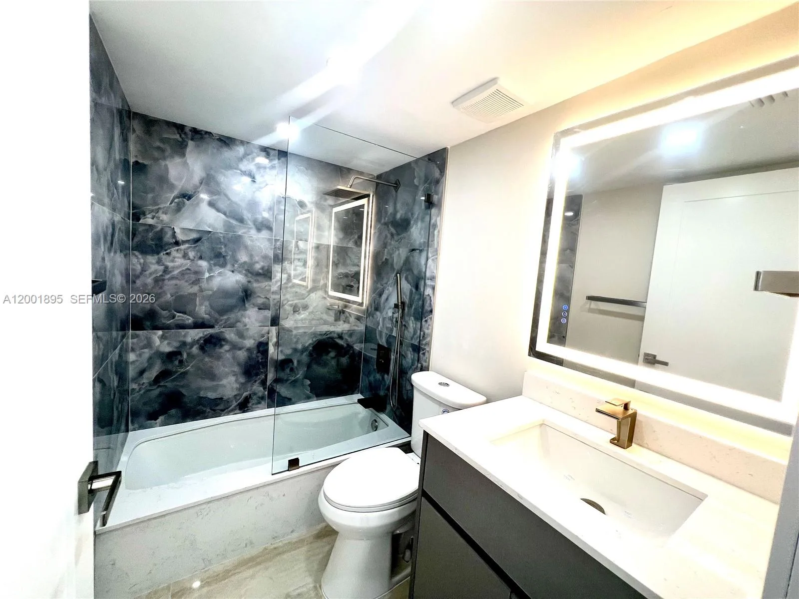 770 Claughton Island Dr # 2105, Miami, FL 33131 photo 11