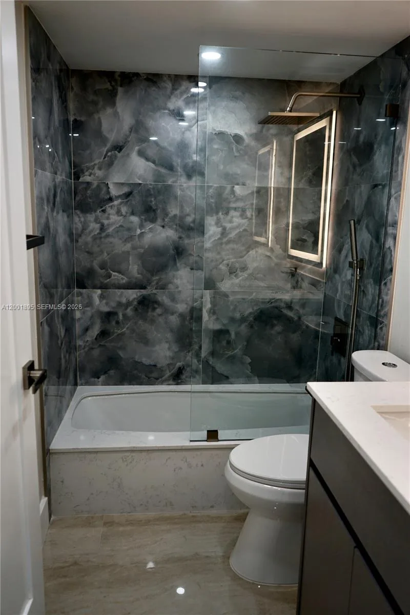 770 Claughton Island Dr # 2105, Miami, FL 33131 photo 12