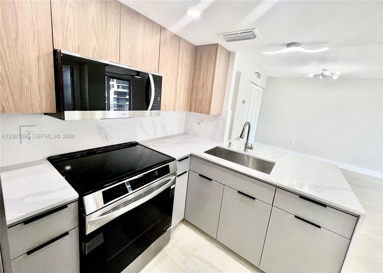 770 Claughton Island Dr # 2105, Miami, FL 33131 photo 3