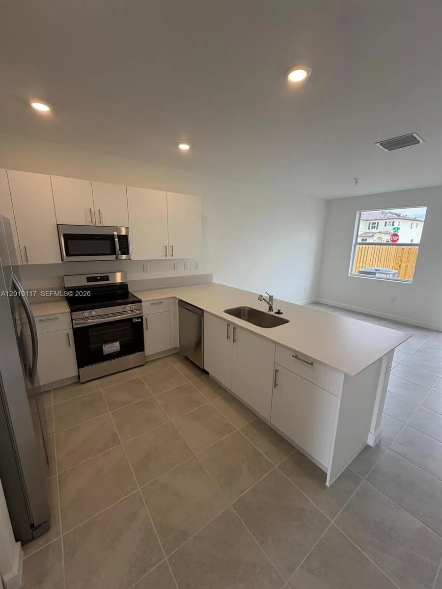 2643 SE 27 ST # 2643, Homestead, FL 33035 photo 3