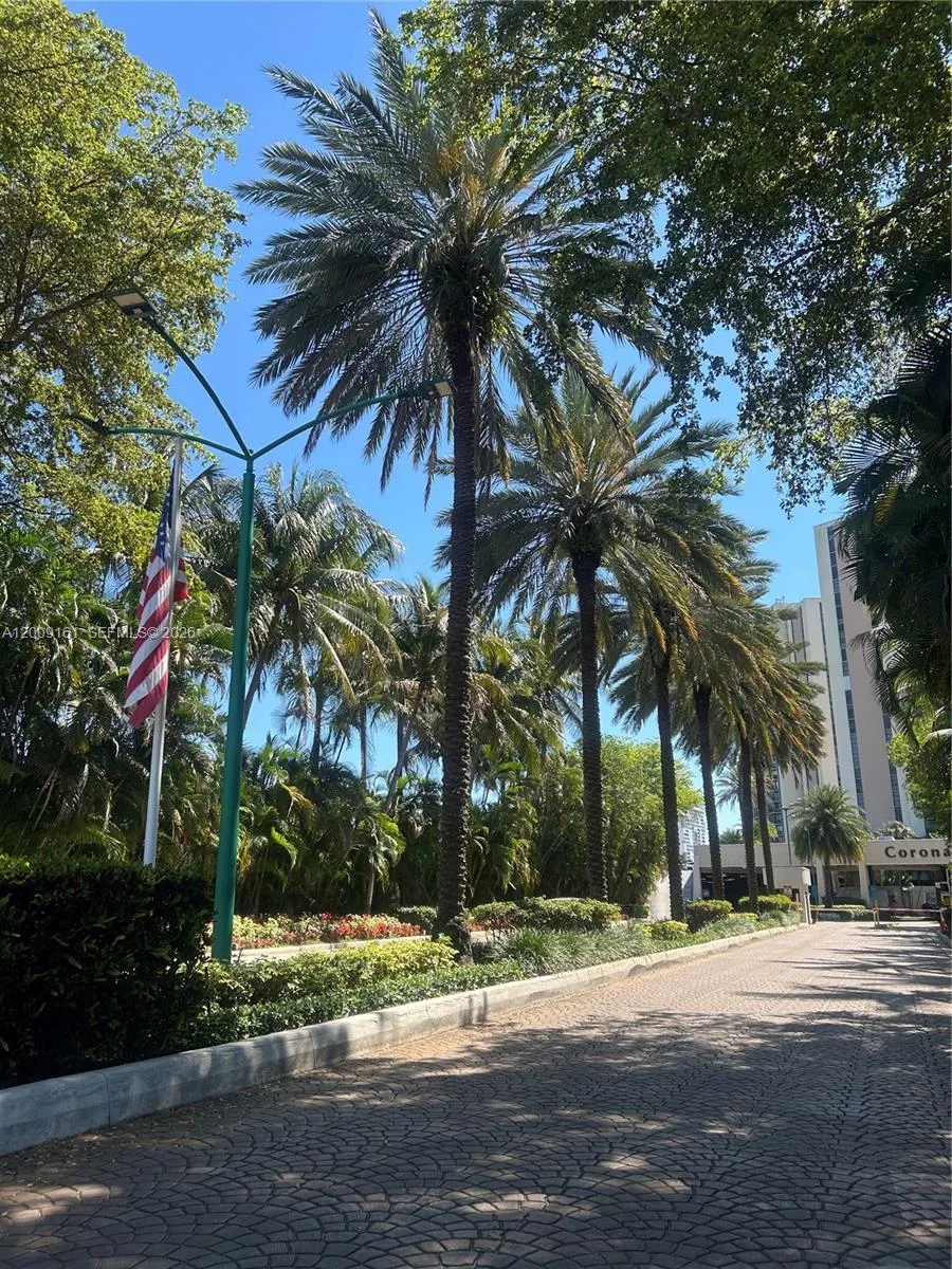 20301 W Country Club Dr # 1224, Aventura, FL 33180 photo 3