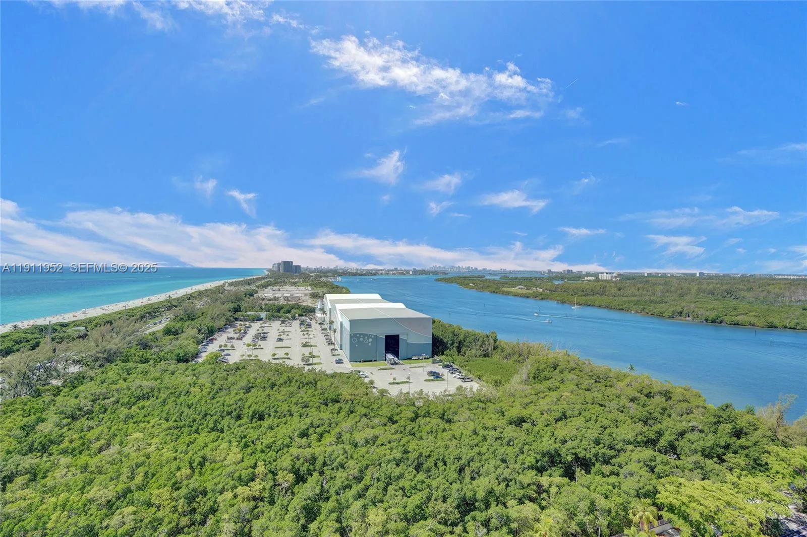 100 Bayview Dr # 2121, Sunny Isles Beach, FL 33160