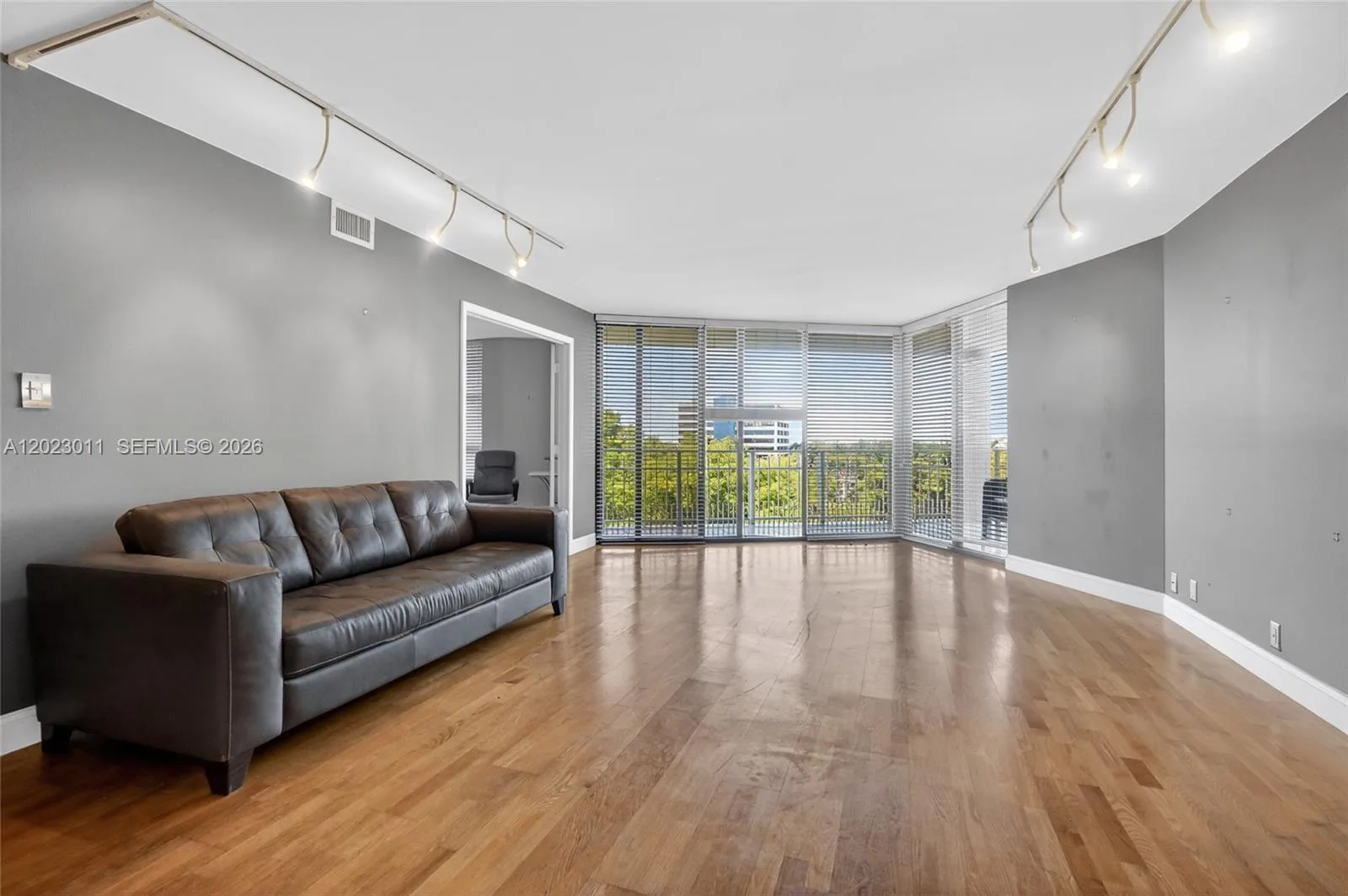 2000 Towerside Ter # 709, Miami, FL 33138